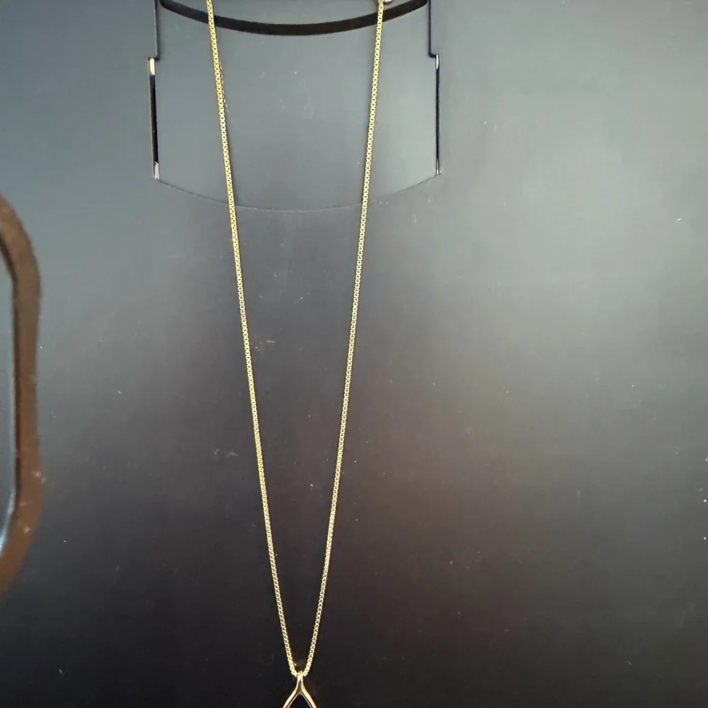 14k Solid 18in delicate box chain wishbone pendant - Picture 1 of 5